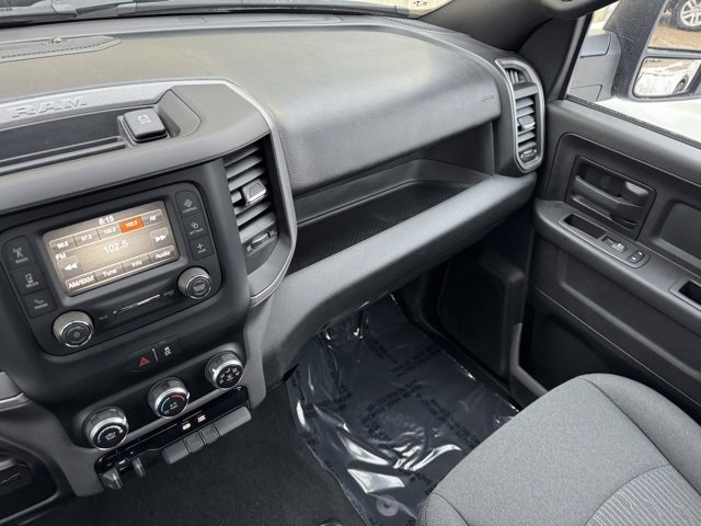 Used 2024 RAM 3500 Tradesman w/ Chrome Appearance Group image 21