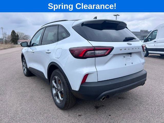 Certified 2025 Ford Escape ST-Line Select AWD/4WD image 4
