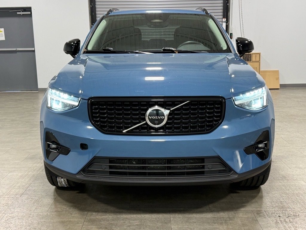 Used 2023 Volvo XC40 B5 Plus w/ Protection Package Premier image 9