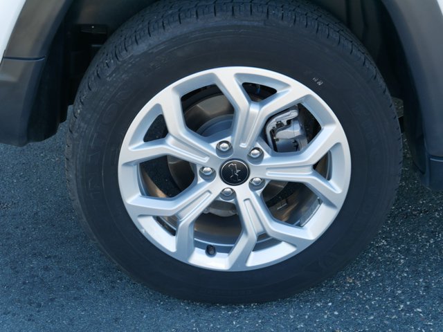 Used 2025 Jeep Compass Latitude w/ Sun & Sound Group AWD/4WD image 9
