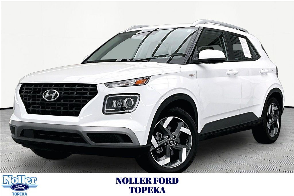 Used 2024 Hyundai Venue Limited FWD image 1