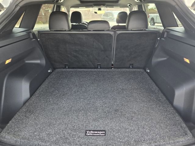 Used 2021 Volkswagen Atlas Cross Sport SEL Premium R-Line w/ Cross Sport MDO Package AWD/4WD image 17