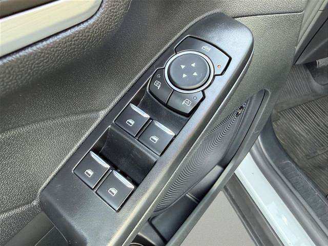 Certified 2025 Ford Escape SE w/ PHEV Premium Package FWD image 15