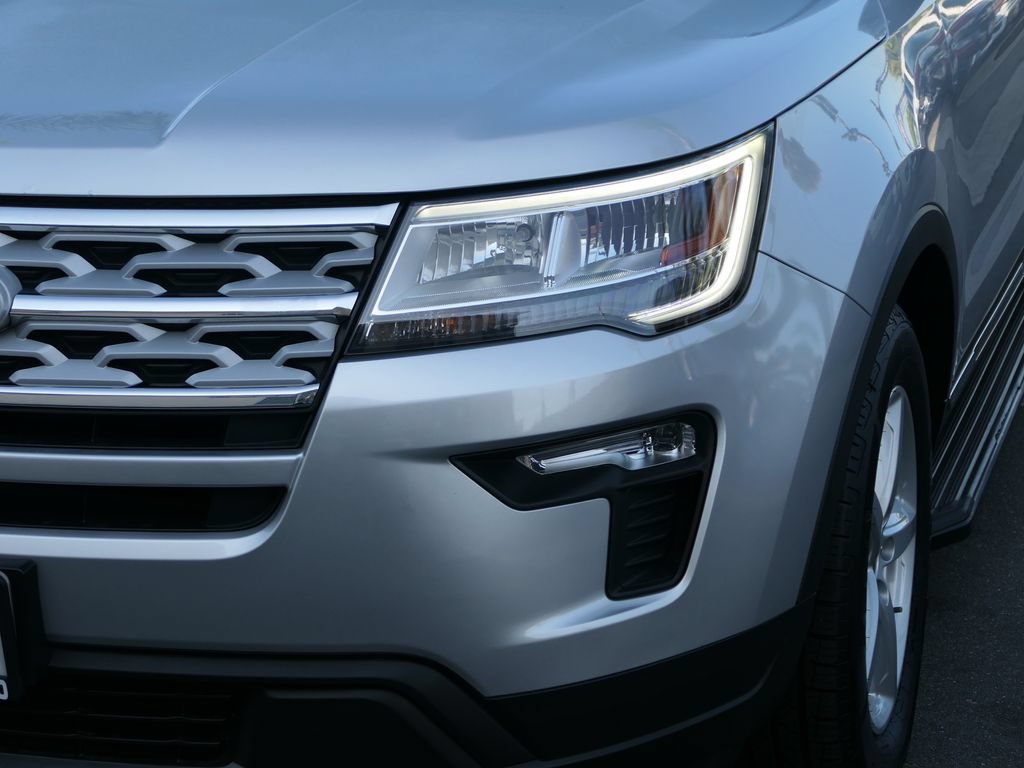 Certified 2018 Ford Explorer XLT w/ Equipment Group 201A FWD image 10