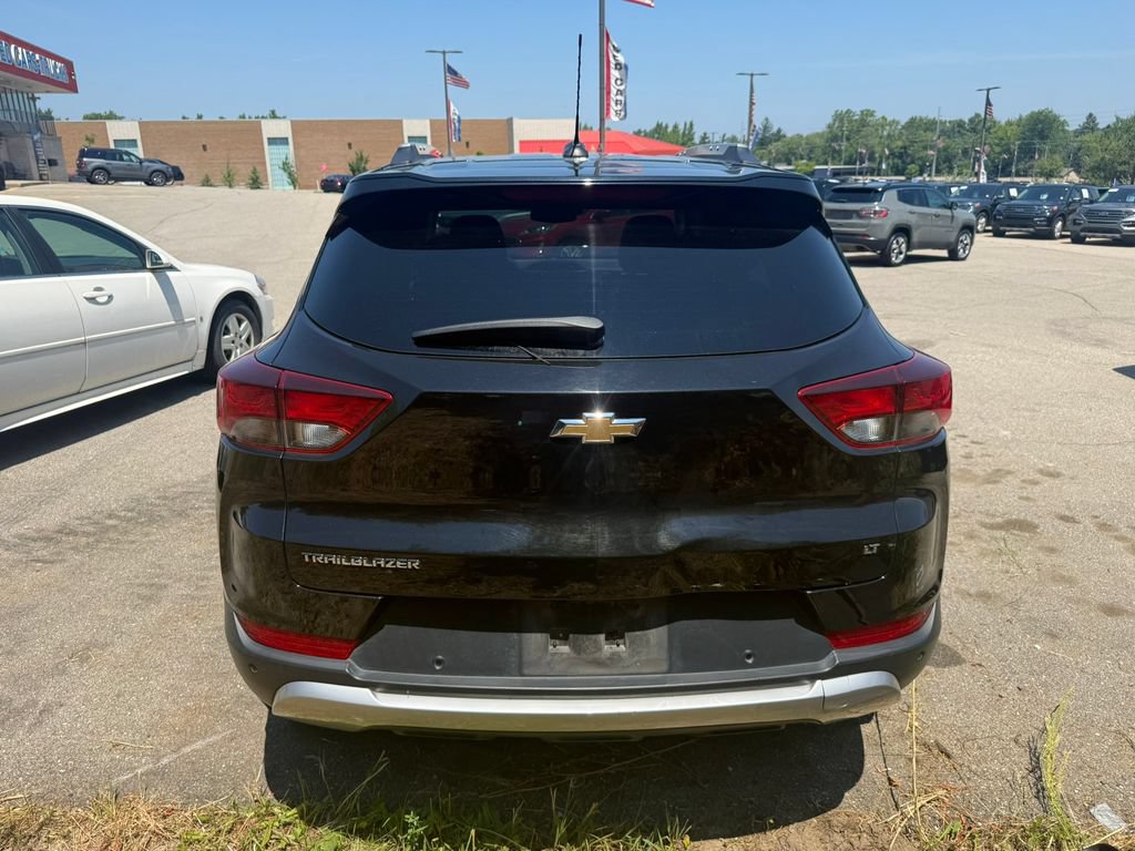 Used 2021 Chevrolet TrailBlazer LT w/ Convenience Package FWD image 7
