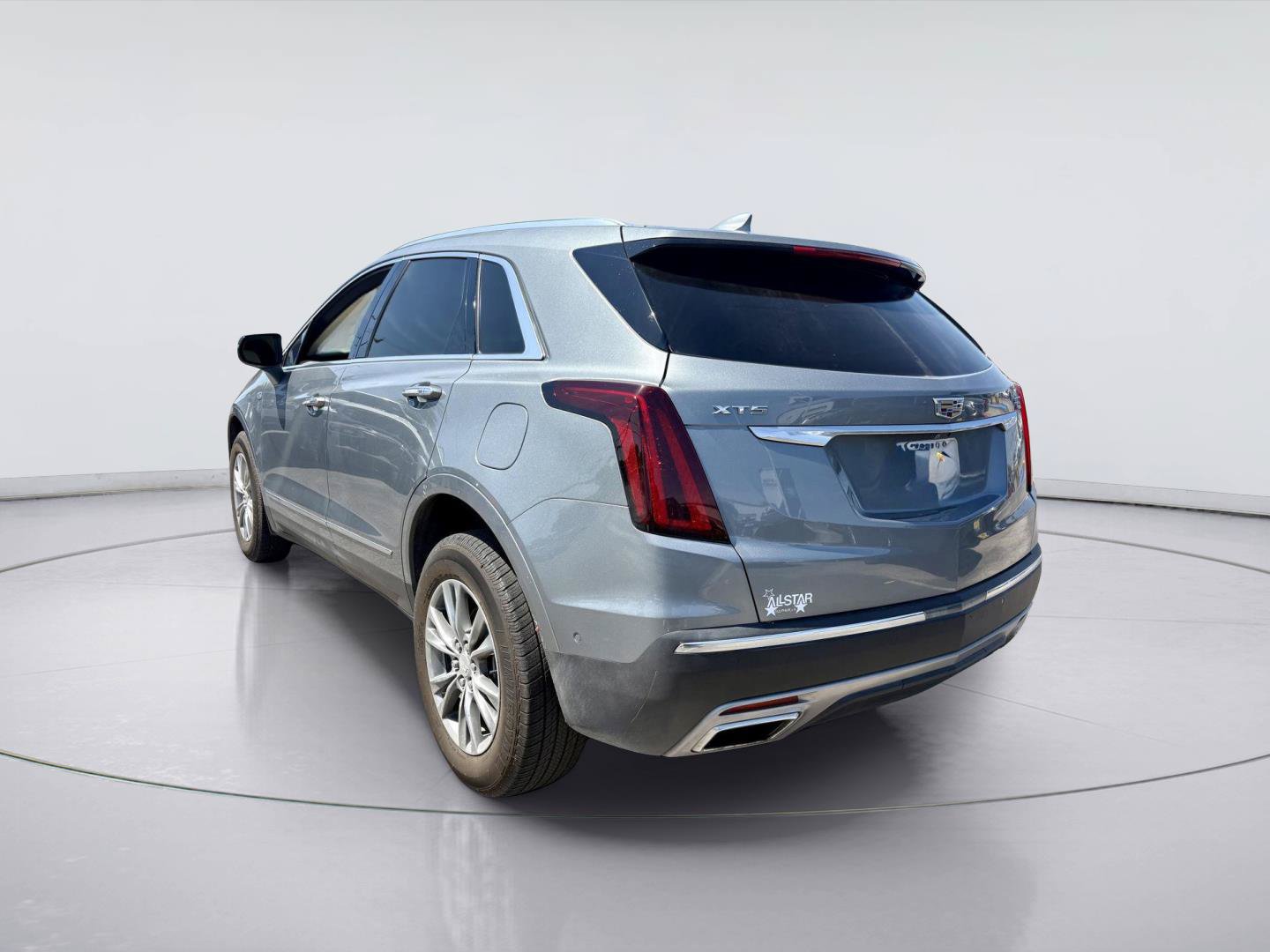 Used 2023 Cadillac XT5 Premium Luxury w/ Technology Package FWD image 5