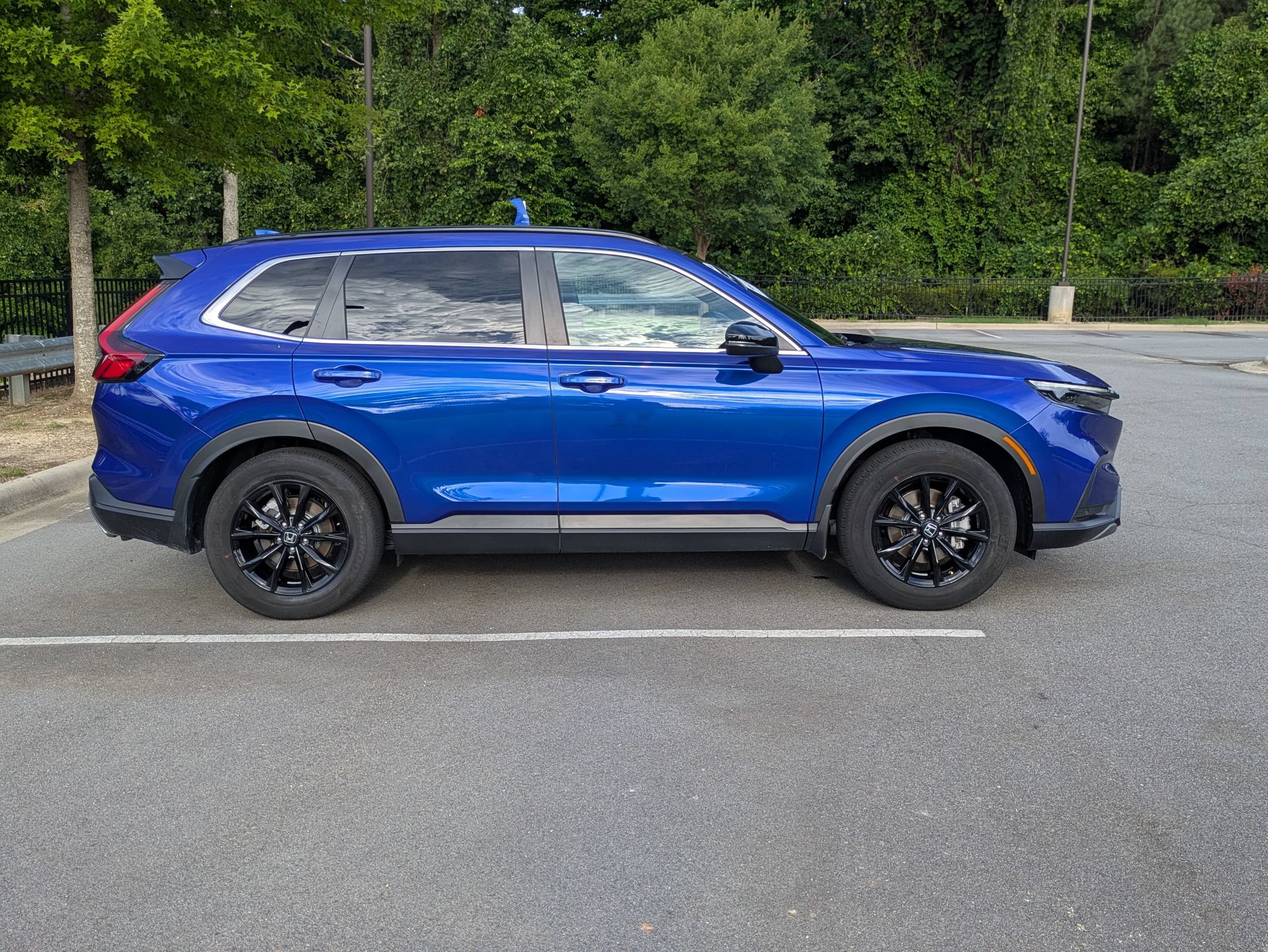 Used 2025 Honda CR-V Sport-L image 3