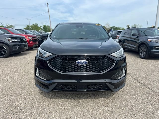 Certified 2024 Ford Edge ST-Line AWD/4WD image 2