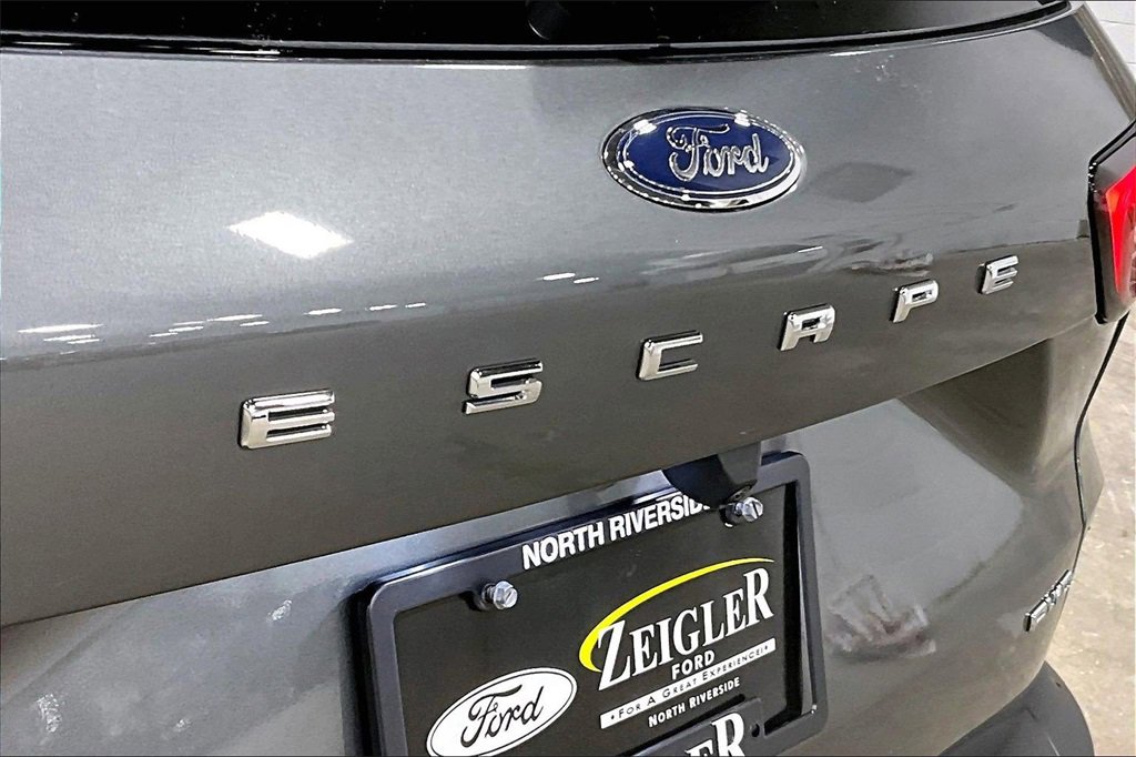 Certified 2025 Ford Escape ST-Line Select w/ Tech Pack #1 image 8