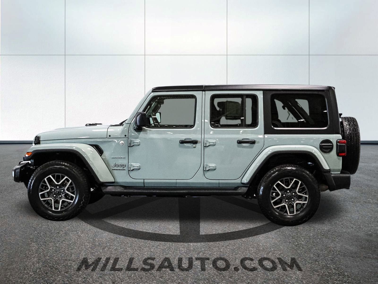 Used 2024 Jeep Wrangler Sahara image 9