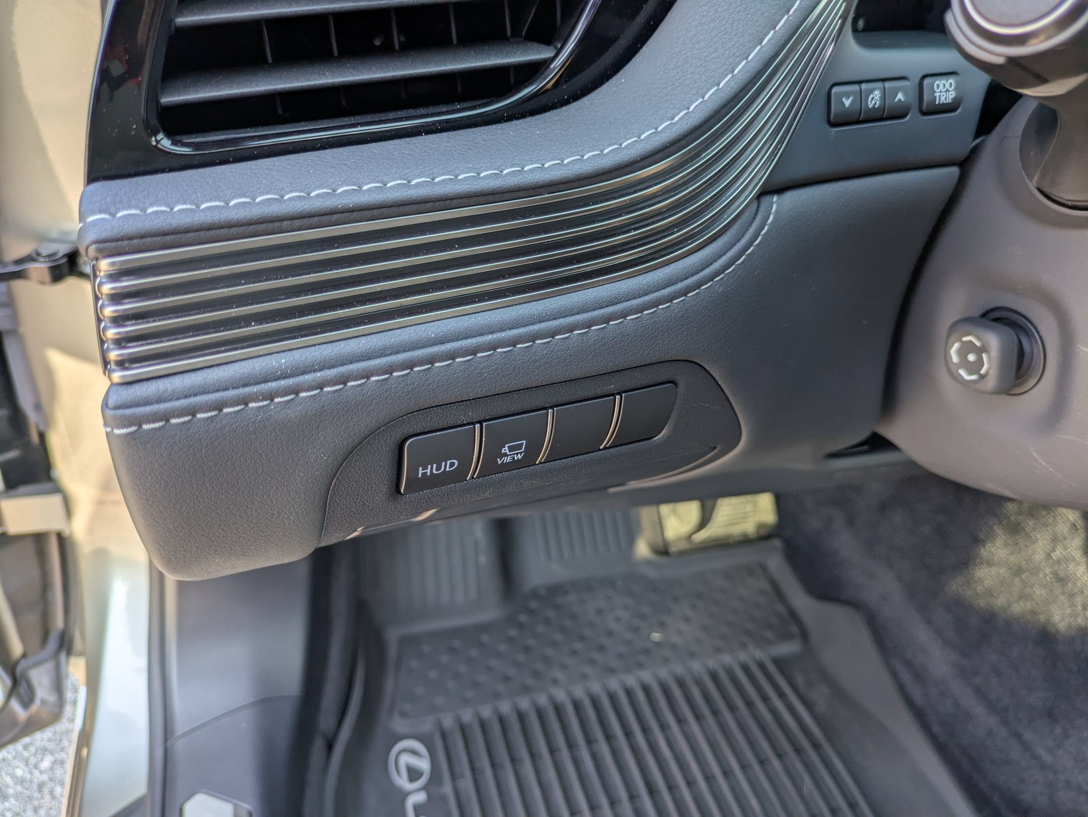 Used 2022 Lexus LS 500 w/ Interior Upgrade Package RWD image 17