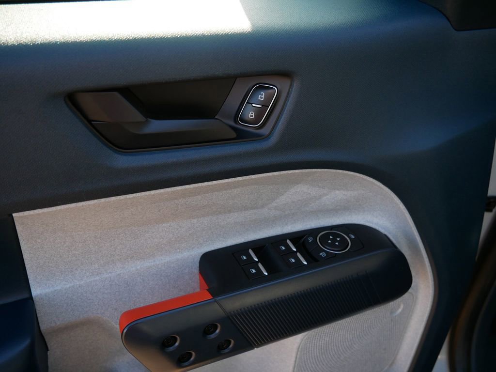 Certified 2022 Ford Maverick XLT image 17