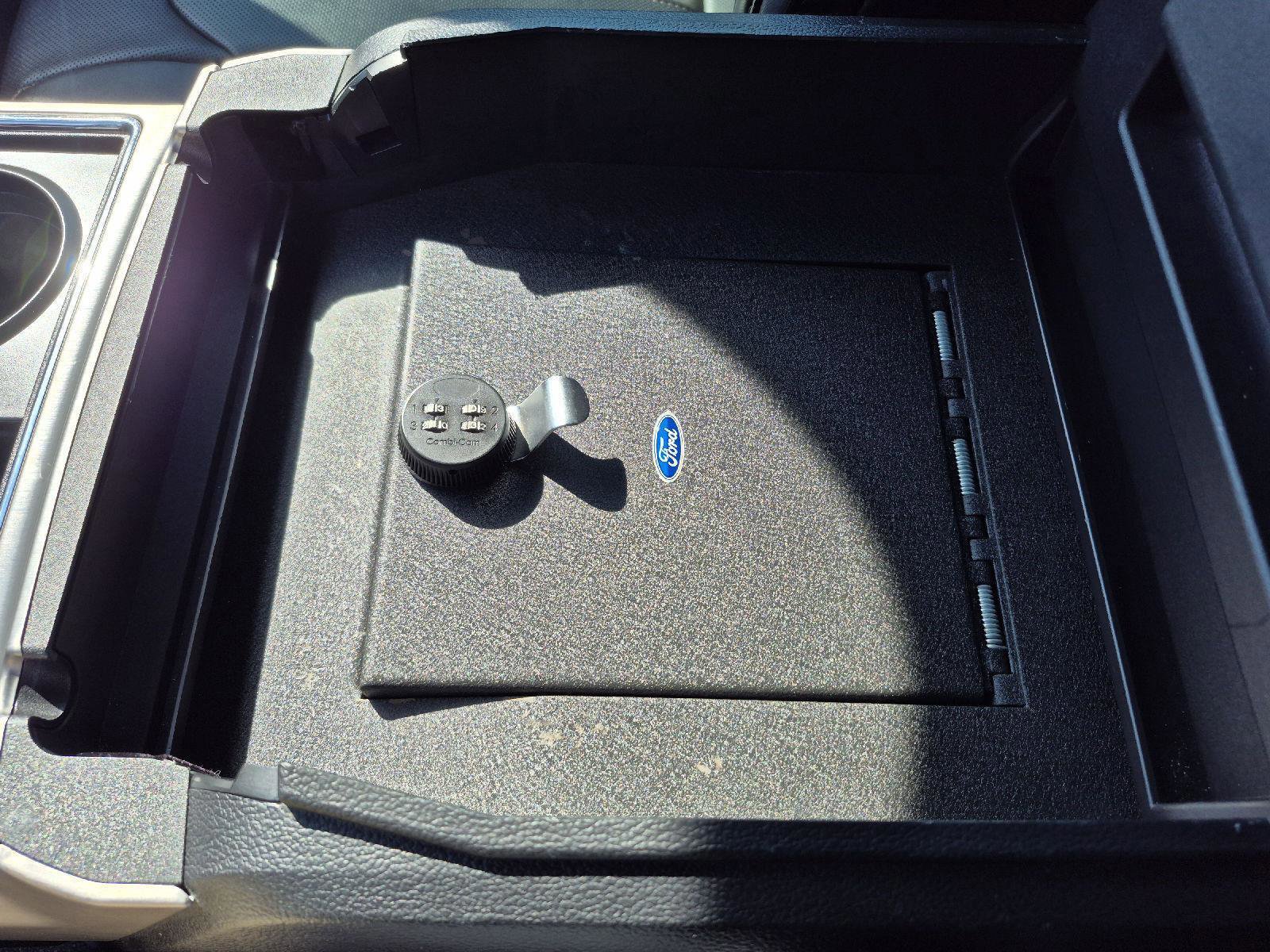 Certified 2018 Ford F350 Platinum w/ Platinum Ultimate Package image 31