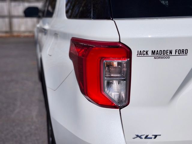 Certified 2022 Ford Explorer XLT w/ Equipment Group 202A image 9