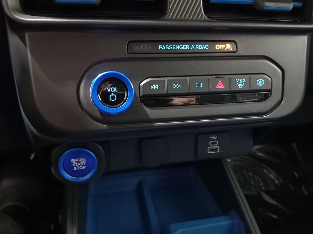 Certified 2025 Ford Maverick XLT w/ XLT Luxury Package AWD/4WD image 22