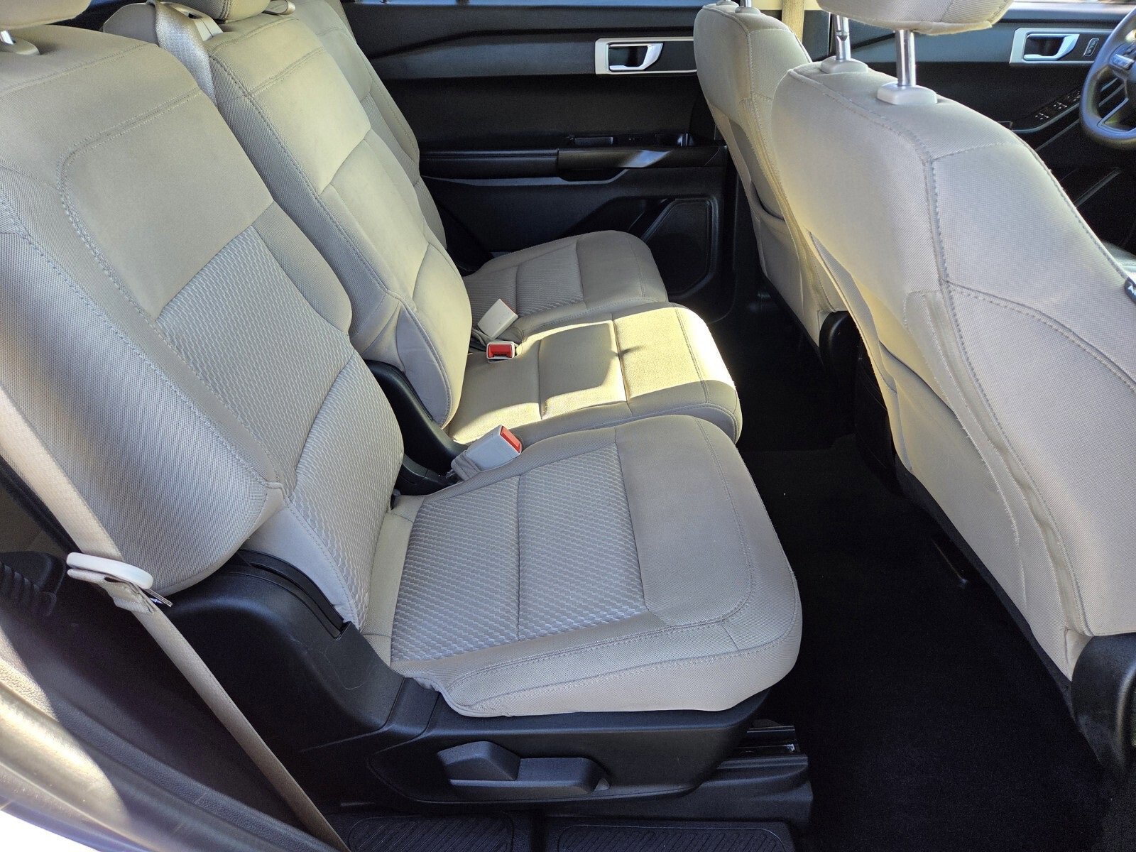 Certified 2021 Ford Explorer 2WD image 15