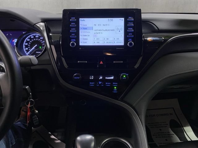 Used 2021 Toyota Camry SE AWD/4WD image 16