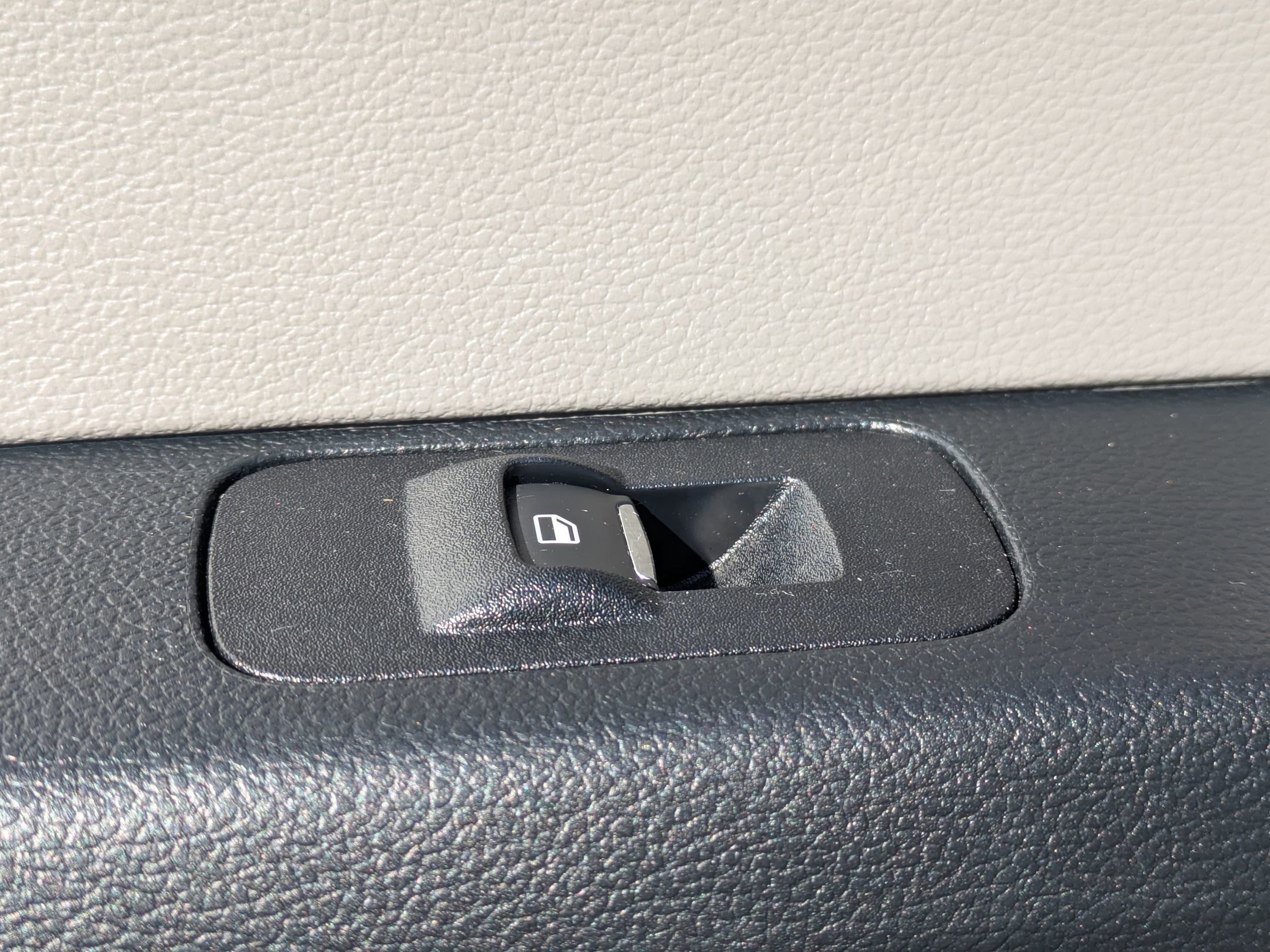 Certified 2019 Ford F150 XLT w/ Equipment Group 302A Luxury image 25