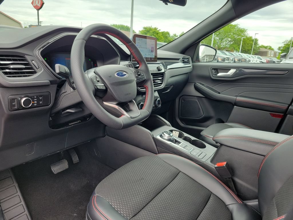 Certified 2025 Ford Escape ST-Line w/ Cold Weather Package AWD/4WD image 20