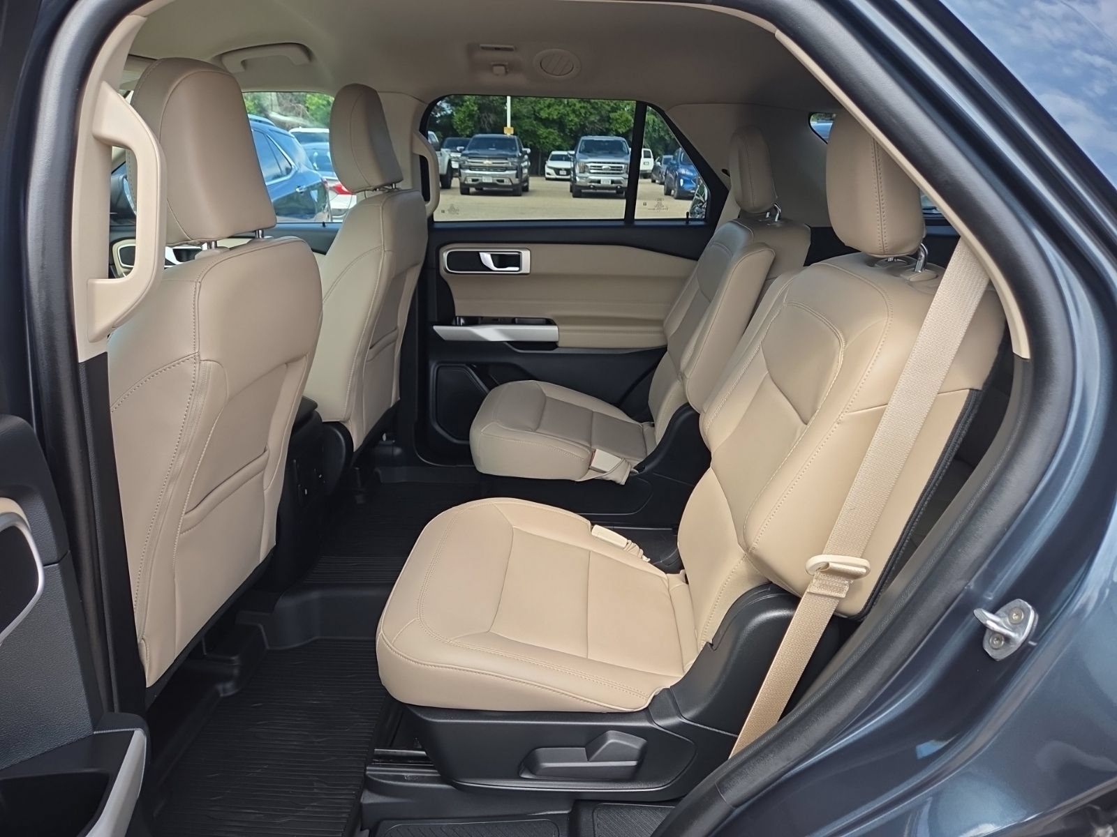 Certified 2023 Ford Explorer XLT w/ Equipment Group 202A AWD/4WD image 40