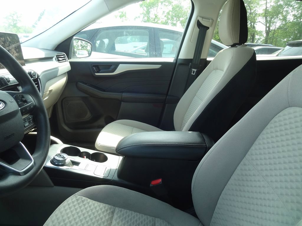 Certified 2022 Ford Escape SE image 8