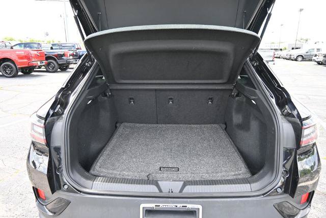 Used 2023 Volkswagen ID.4 Pro AWD/4WD image 12