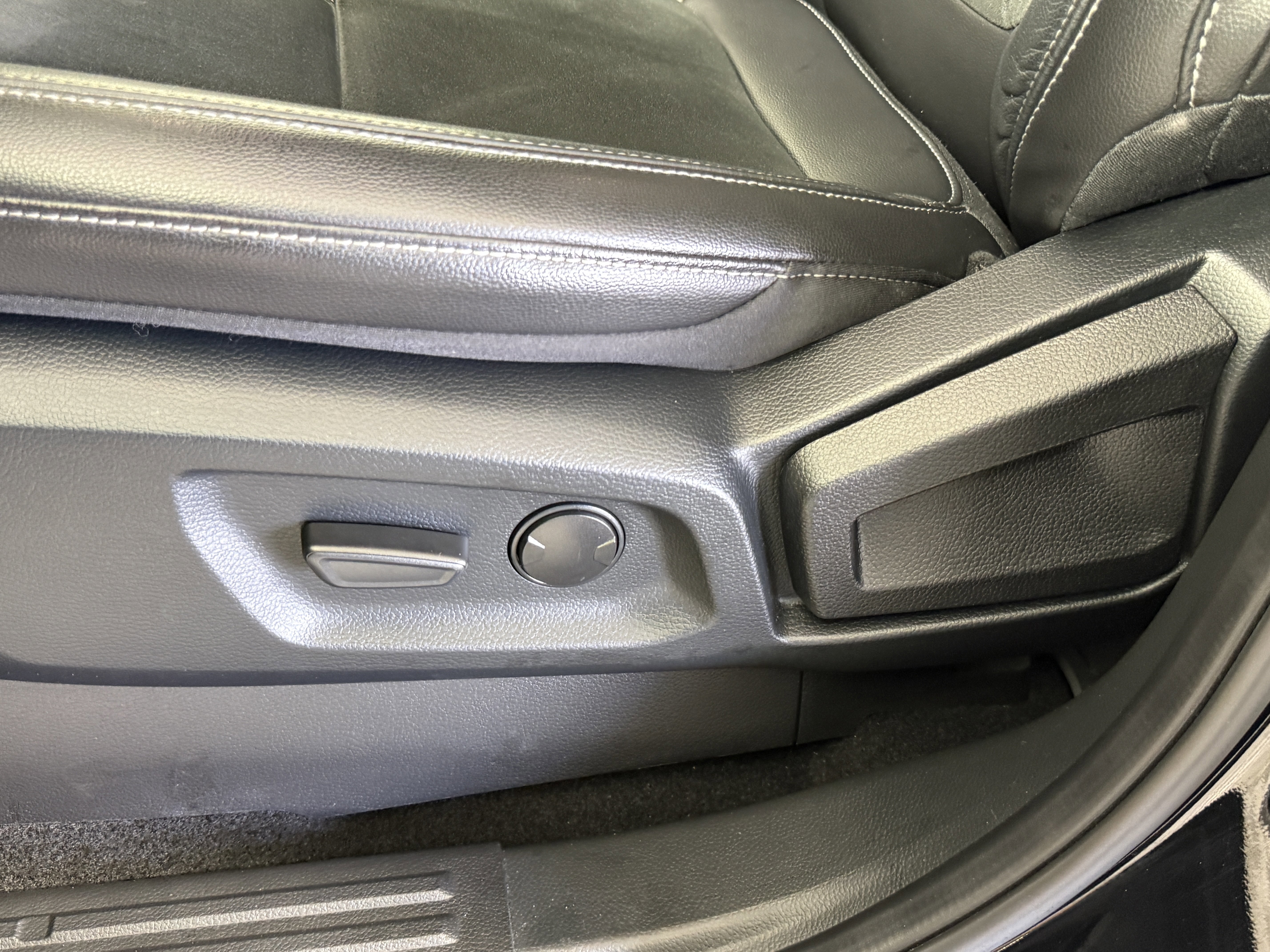 Certified 2022 Ford Ranger Lariat w/ Tremor Off-Road Package image 18