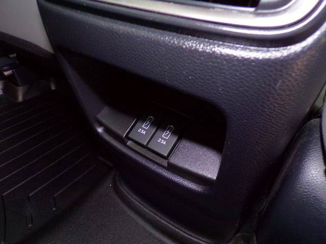 Used 2018 Honda CR-V Touring image 12