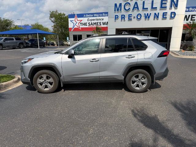 Used 2025 Toyota RAV4 XLE AWD/4WD image 3
