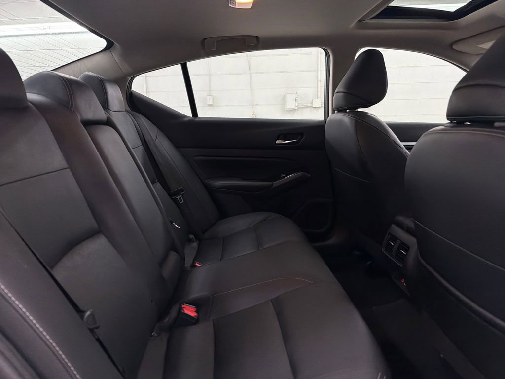 Used 2023 Nissan Altima 2.5 SL FWD image 31