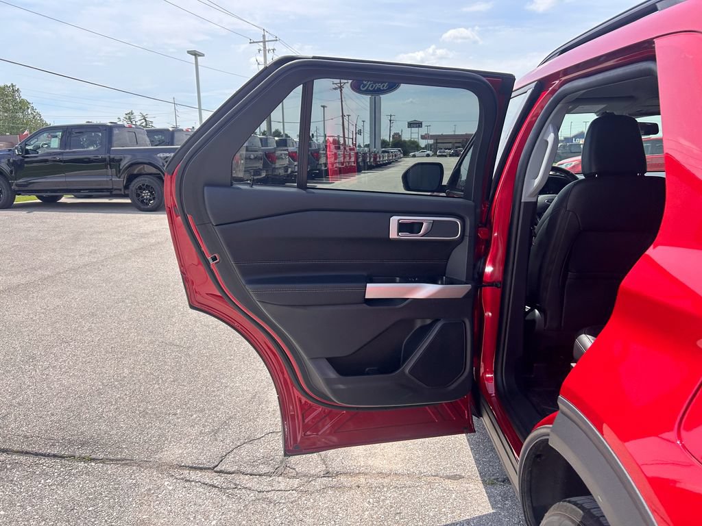 Certified 2023 Ford Explorer XLT w/ Equipment Group 202A AWD/4WD image 16
