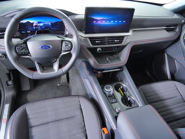 Certified 2025 Ford Explorer ST-Line w/ Premium Package AWD/4WD image 4