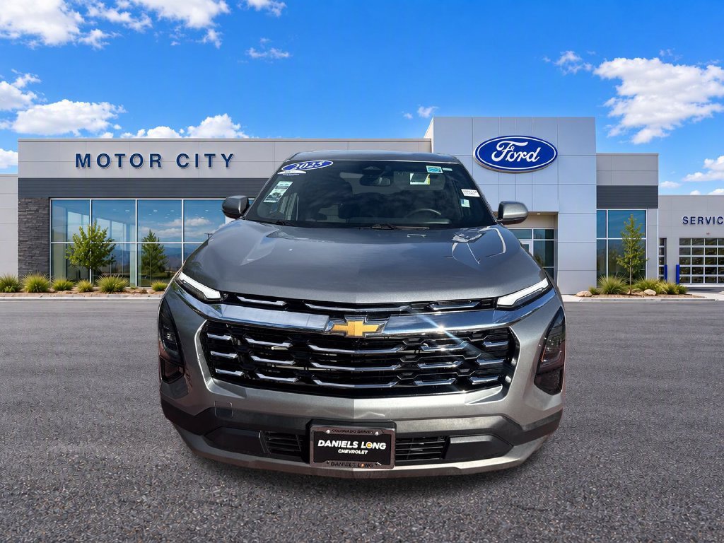 Used 2025 Chevrolet Equinox LT FWD image 2