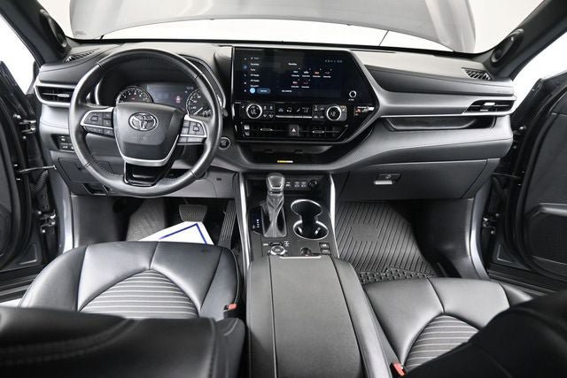 Used 2024 Toyota Highlander XSE AWD/4WD image 22