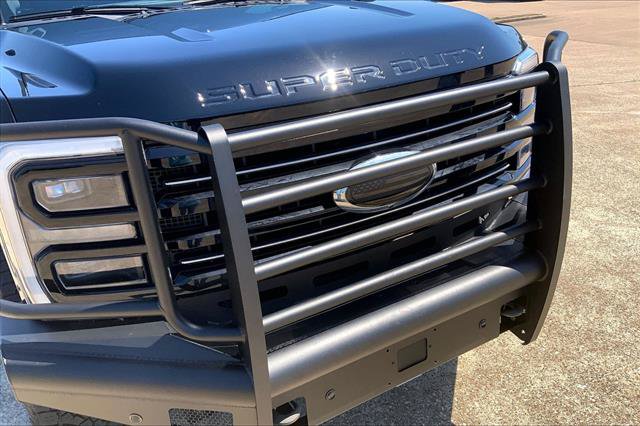 Certified 2025 Ford F250 Platinum w/ FX4 Off-Road Package AWD/4WD image 30