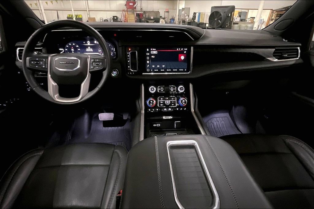 Used 2023 GMC Yukon Denali w/ LPO, Floor Liner Package AWD/4WD image 14