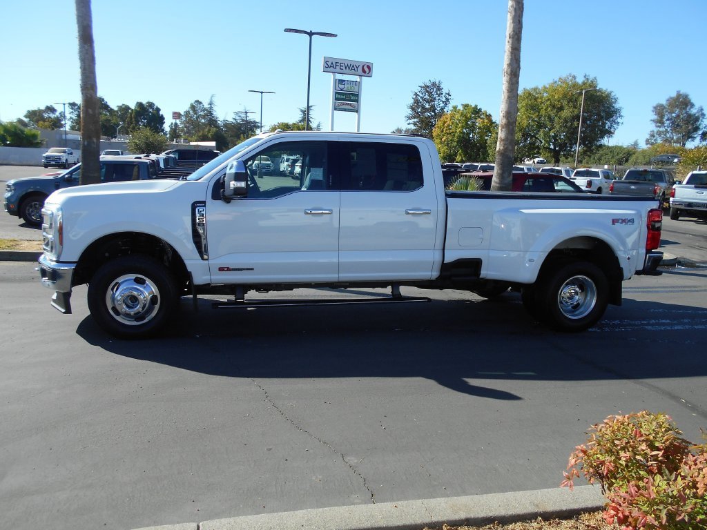 Certified 2024 Ford F350 Lariat w/ Lariat Ultimate Package AWD/4WD image 2