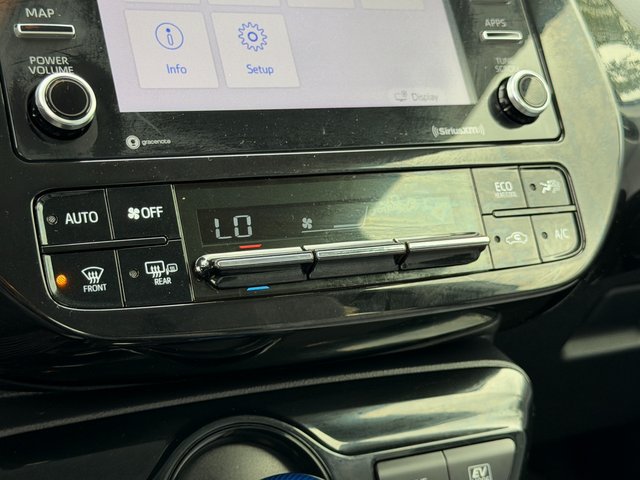 Used 2022 Toyota Prius LE FWD image 21