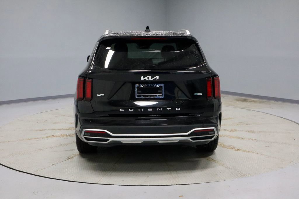 Used 2022 Kia Sorento EX w/ Panoramic Sunroof Package image 4