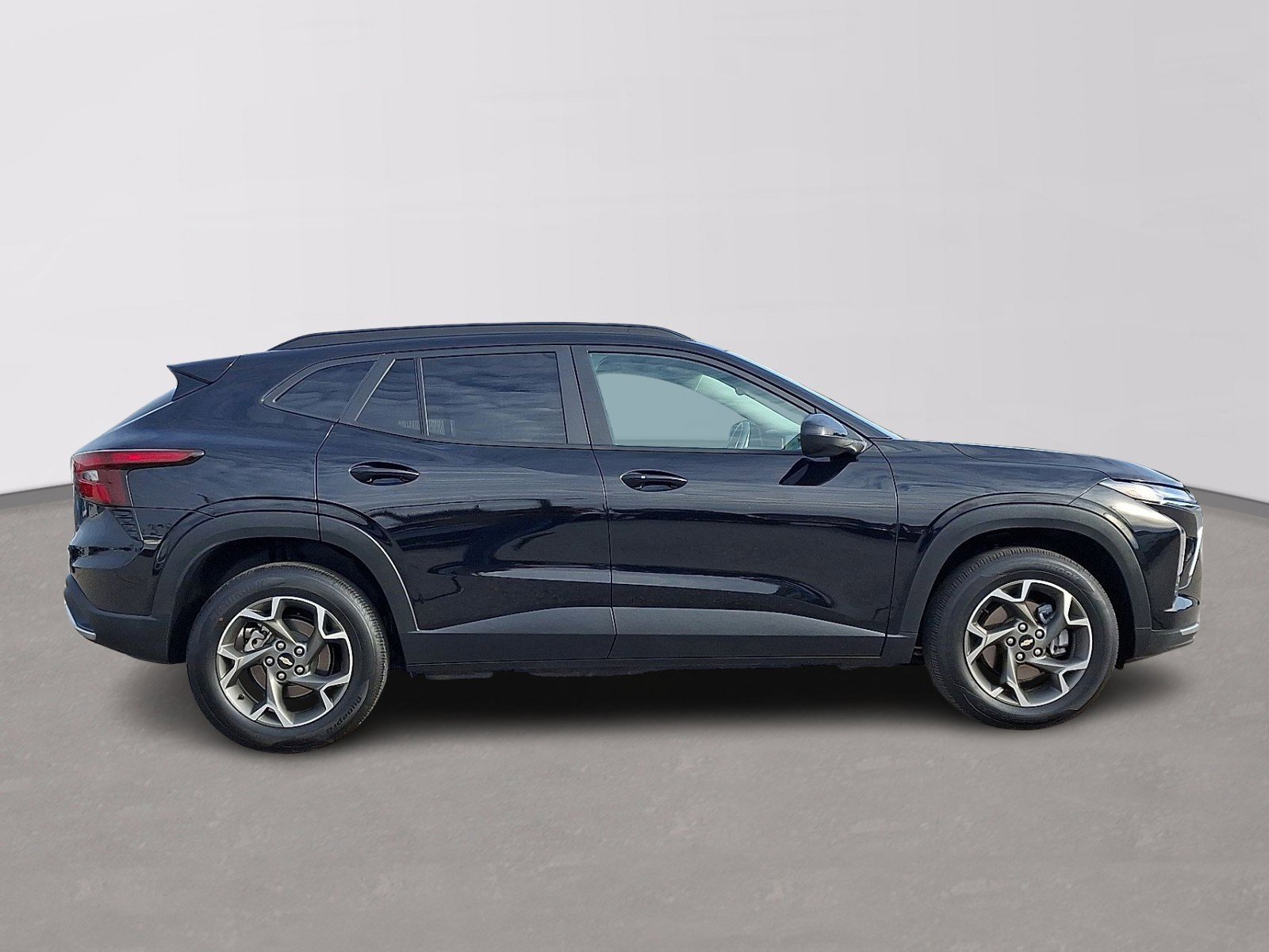 Used 2025 Chevrolet Trax LT w/ LT Convenience Package image 7