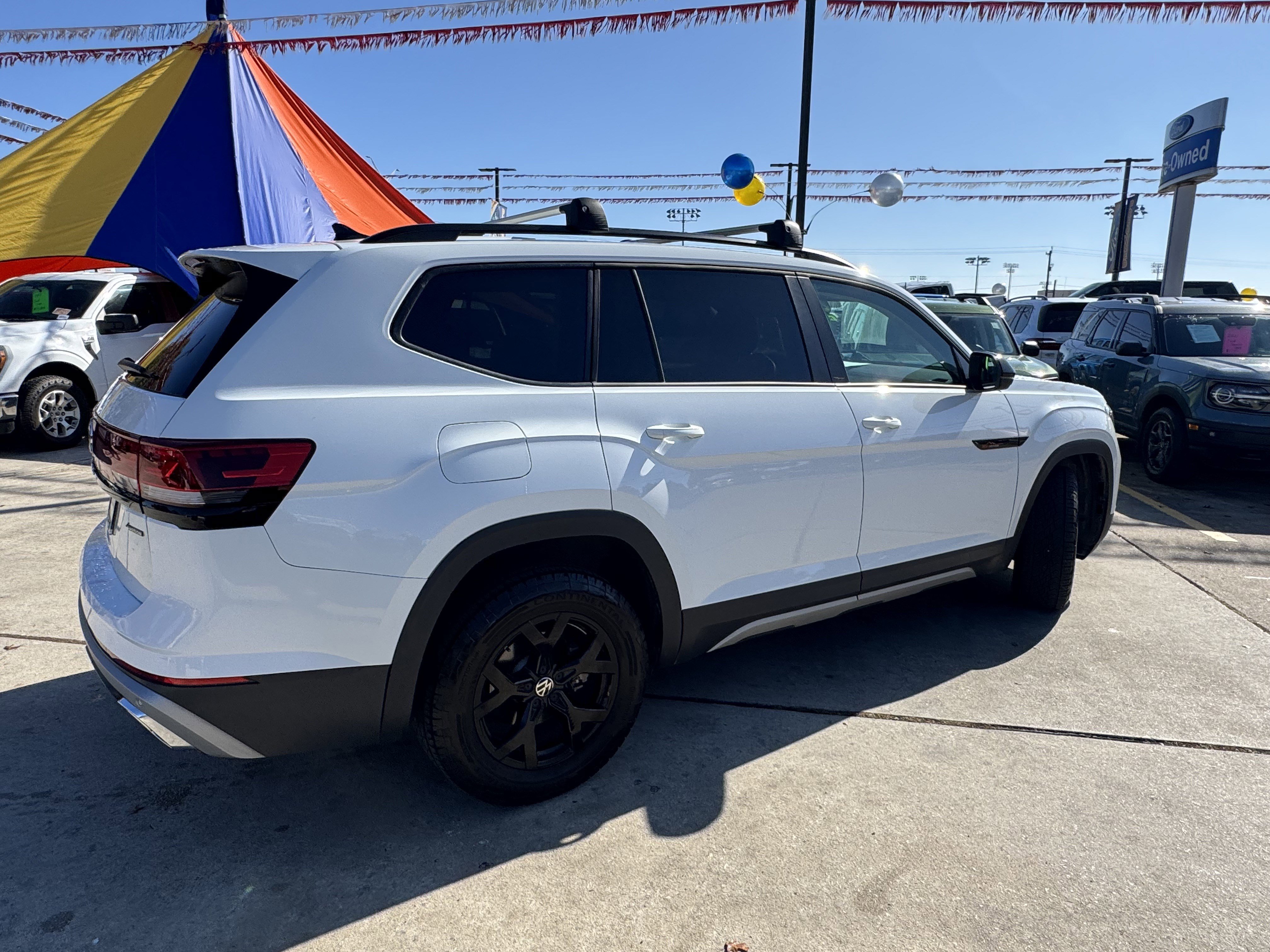 Used 2024 Volkswagen Atlas Peak Edition SE image 6