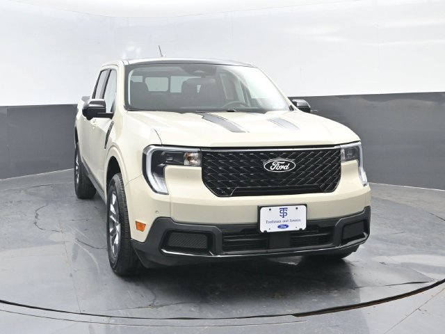Certified 2025 Ford Maverick Lariat w/ Black Appearance Package AWD/4WD image 2