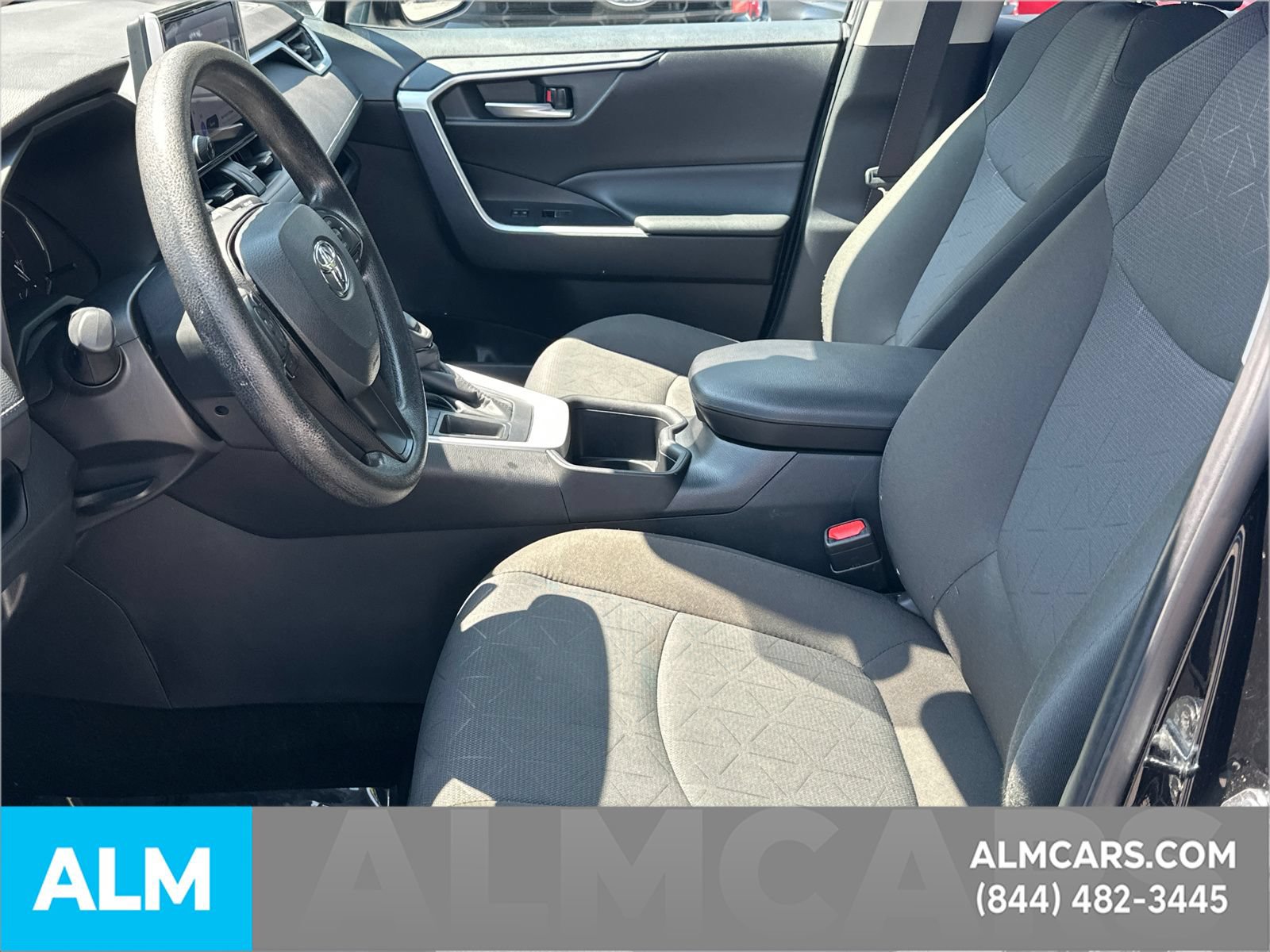 Used 2025 Toyota RAV4 XLE FWD image 11