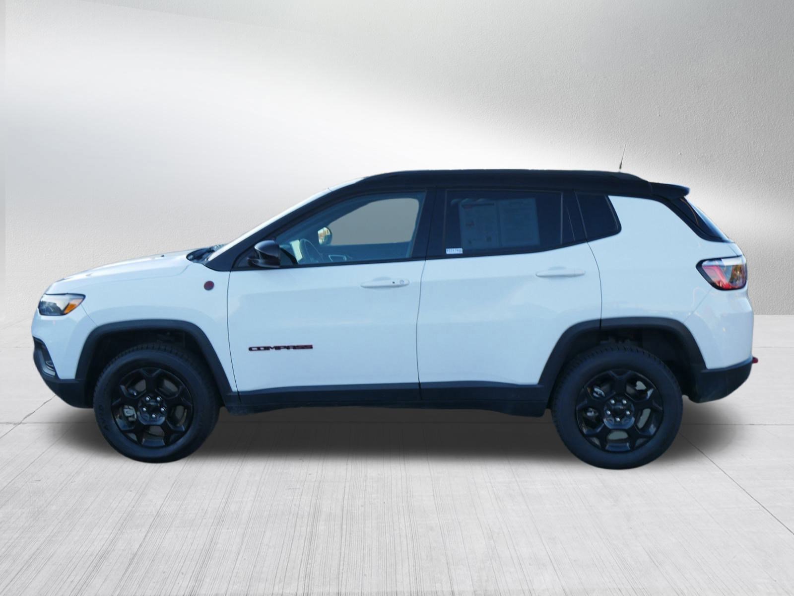 Used 2023 Jeep Compass Trailhawk image 2