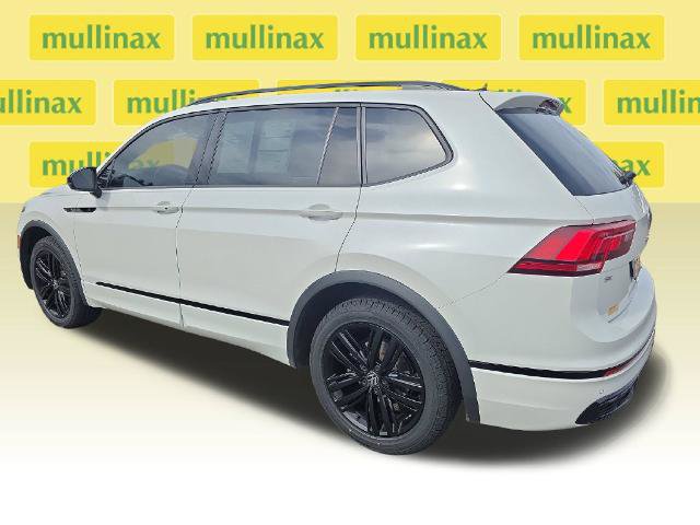 Used 2022 Volkswagen Tiguan SE R-Line AWD/4WD image 11