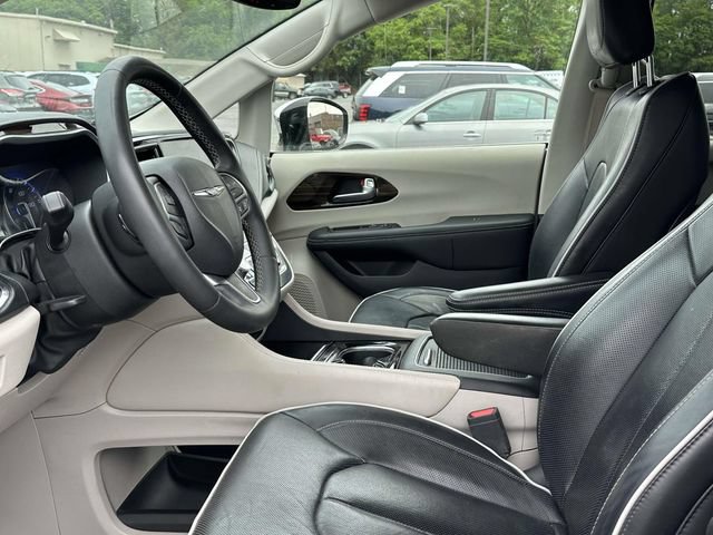 Used 2023 Chrysler Pacifica Limited FWD image 7