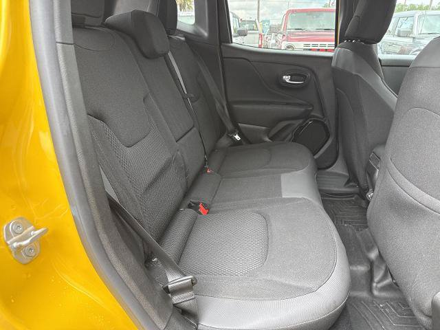 Used 2018 Jeep Renegade Altitude w/ Popular Equipment Group FWD image 20