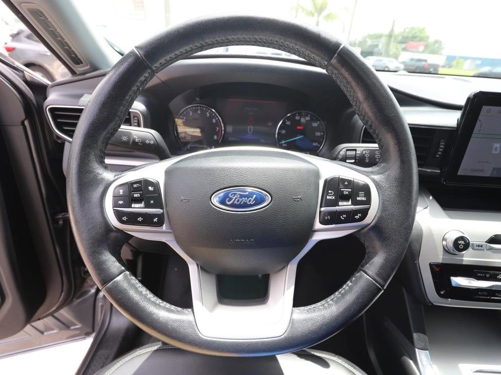 Certified 2023 Ford Explorer XLT w/ Equipment Group 202A AWD/4WD image 18