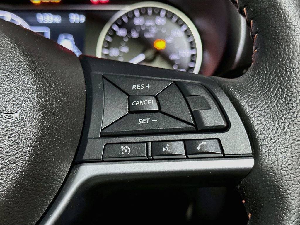 Used 2020 Nissan Kicks SR w/ SR Premium Package FWD image 35