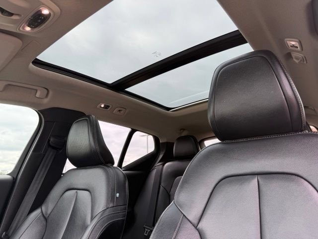 Used 2019 Volvo XC40 T5 Momentum AWD/4WD image 22